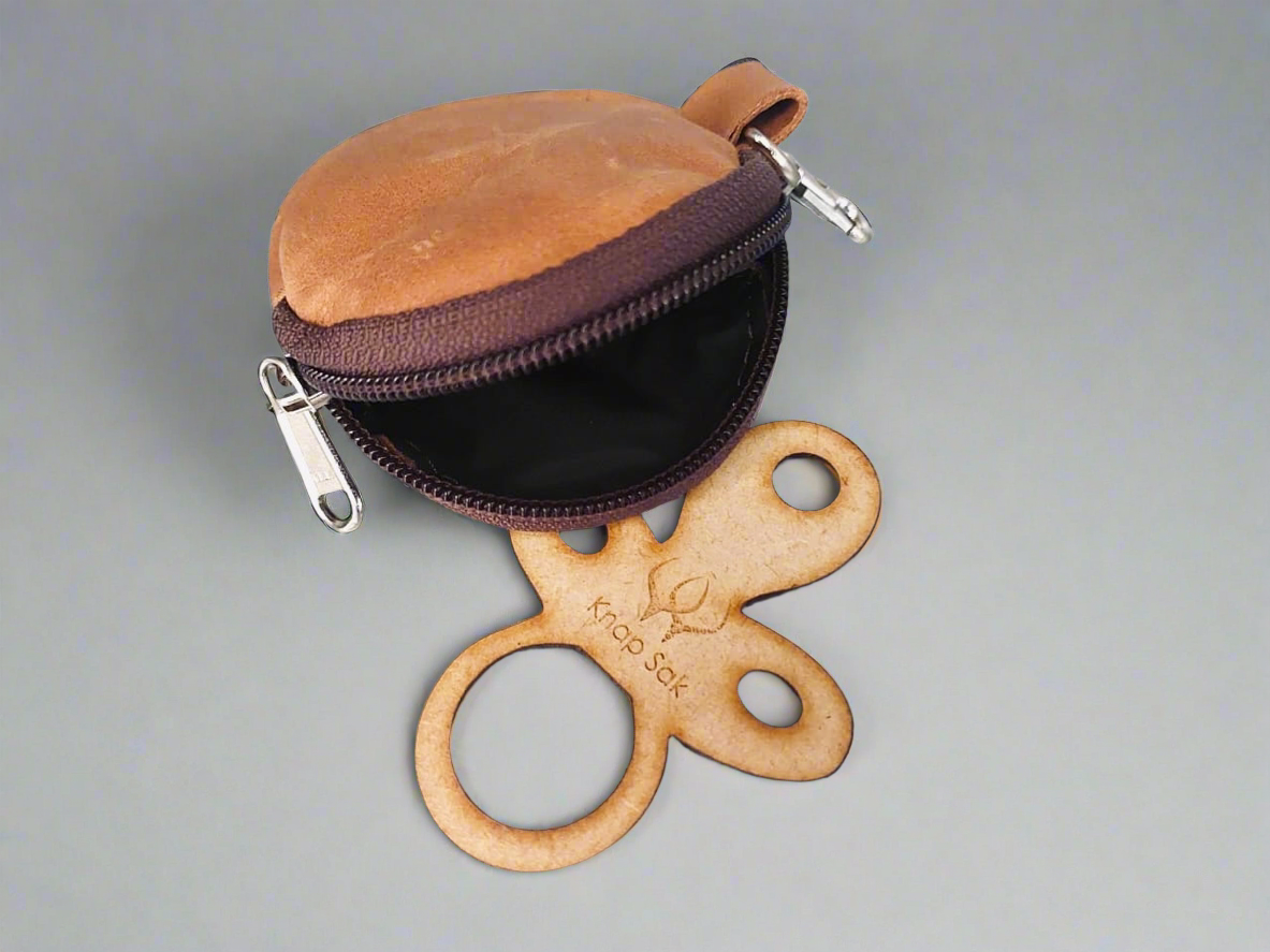 Small pouch