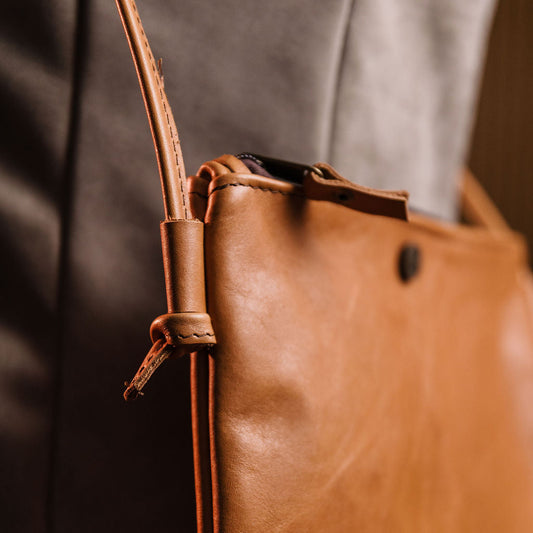 Large Leather Slingbag