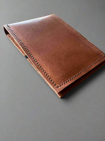 Leather Golf Scorecard Holder – Premium Full-Grain | Knap Sak