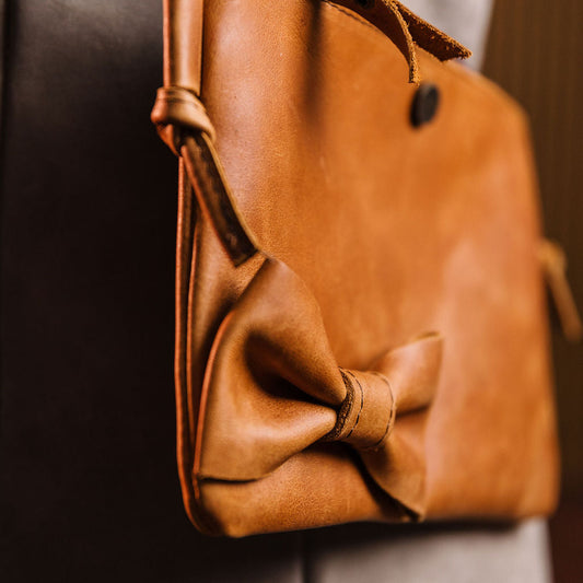 Small Sling leather Bag Bow