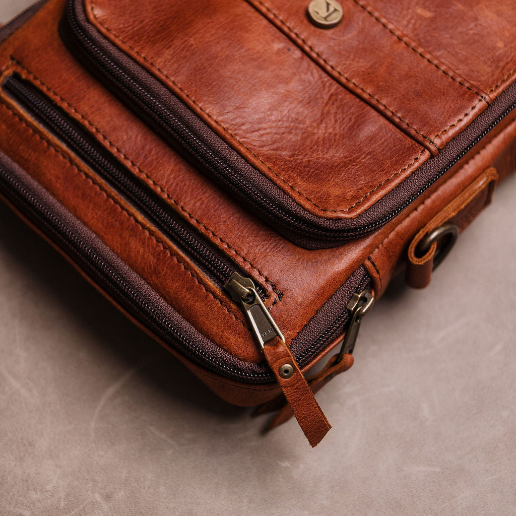 Richie Leather Man Bag – Compact Crossbody | Knap Sak – KNAP SAK
