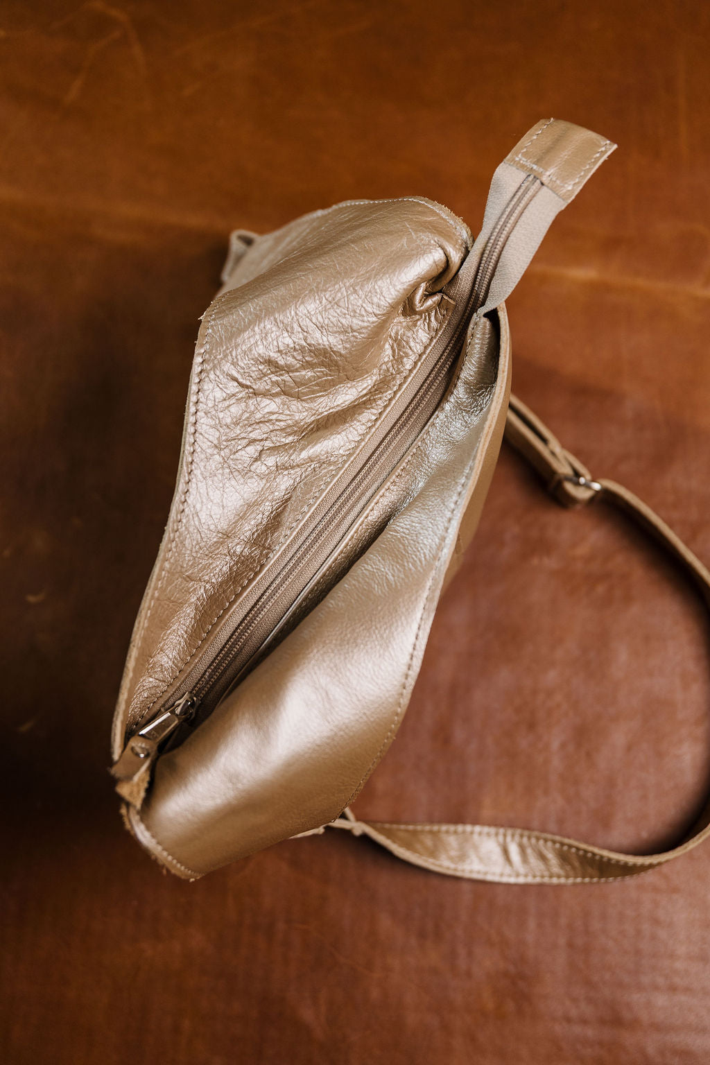 Venus Sling bag Small