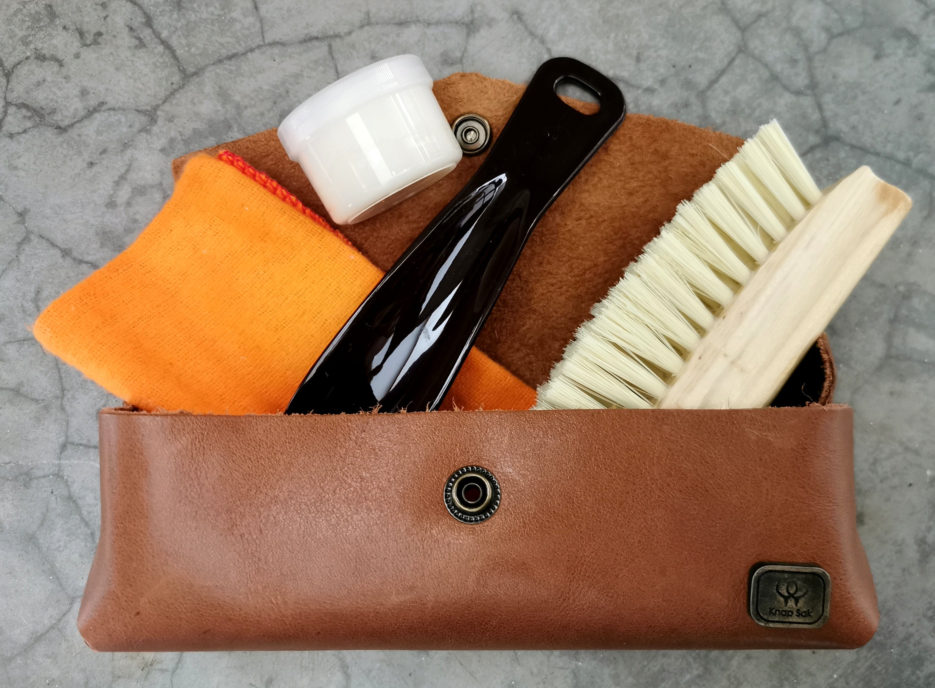 Bourbon shoe polish sale